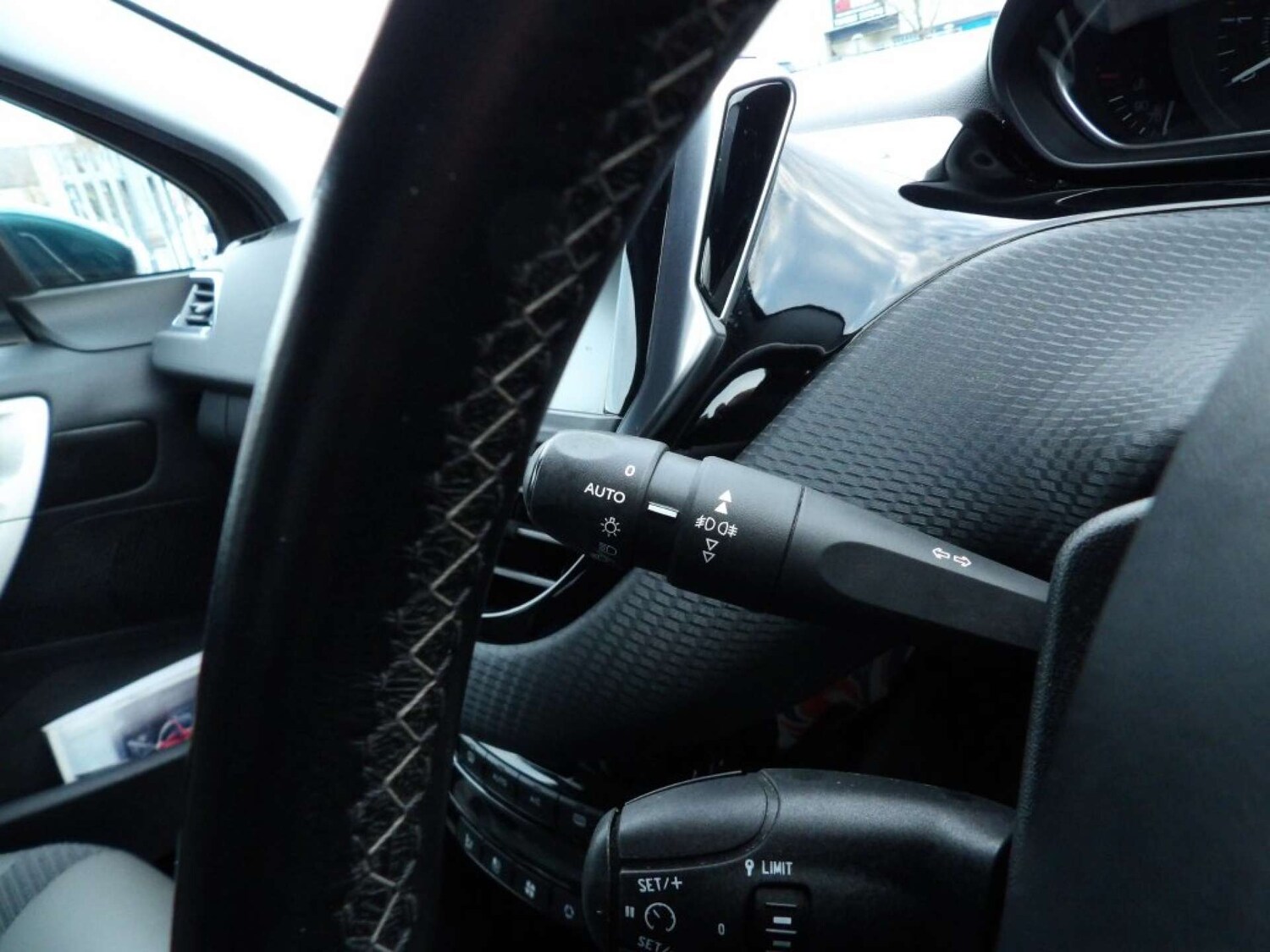 Used Peugeot 2008 2017 for sale - 77807482: Photo 23