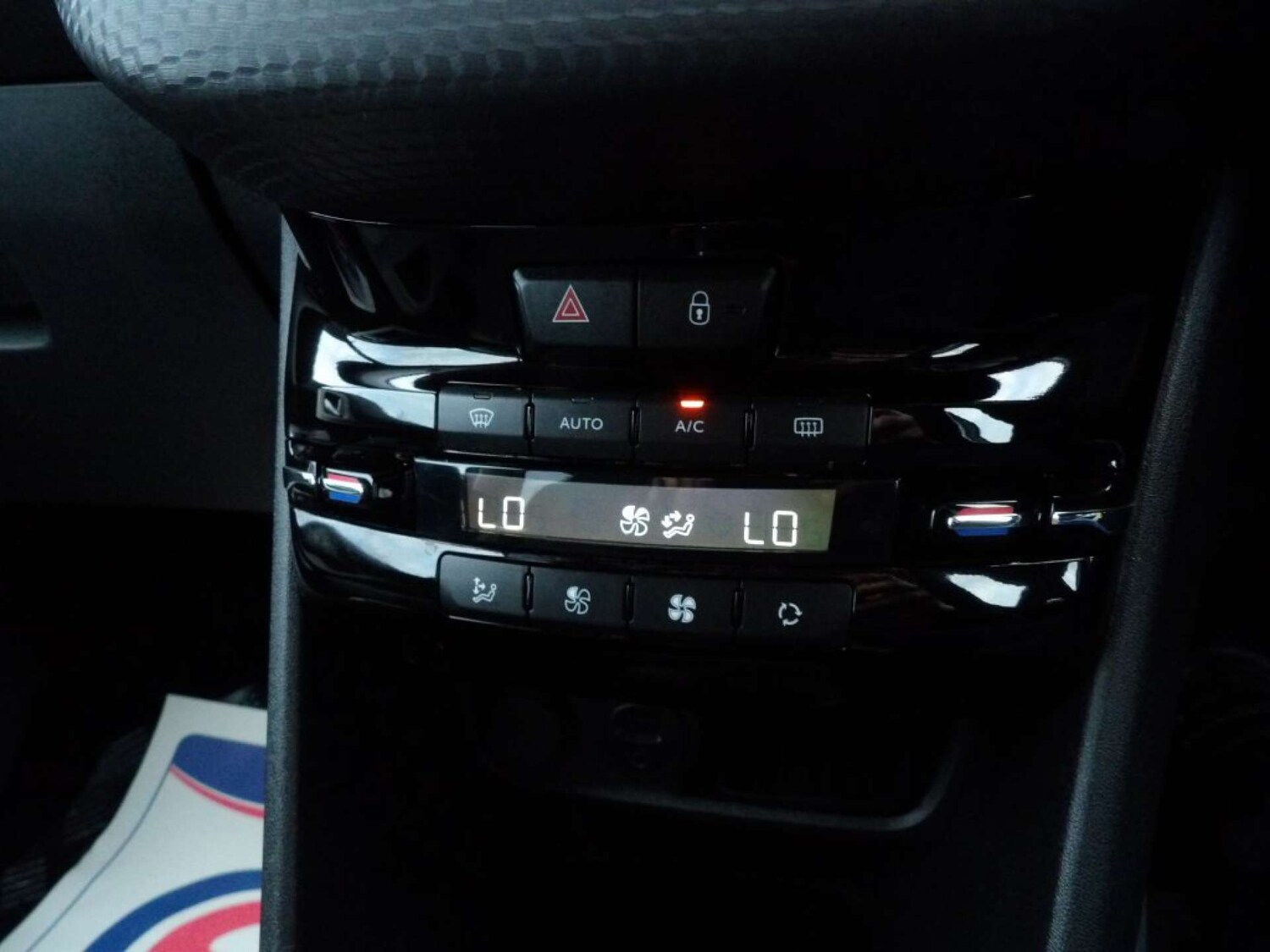 Used Peugeot 2008 2017 for sale - 77807482: Photo 25