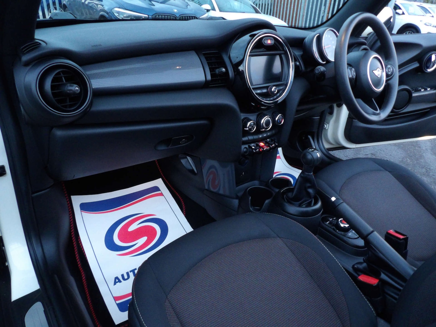 Used MINI Convertible 2018 for sale - 77140922: Photo 23