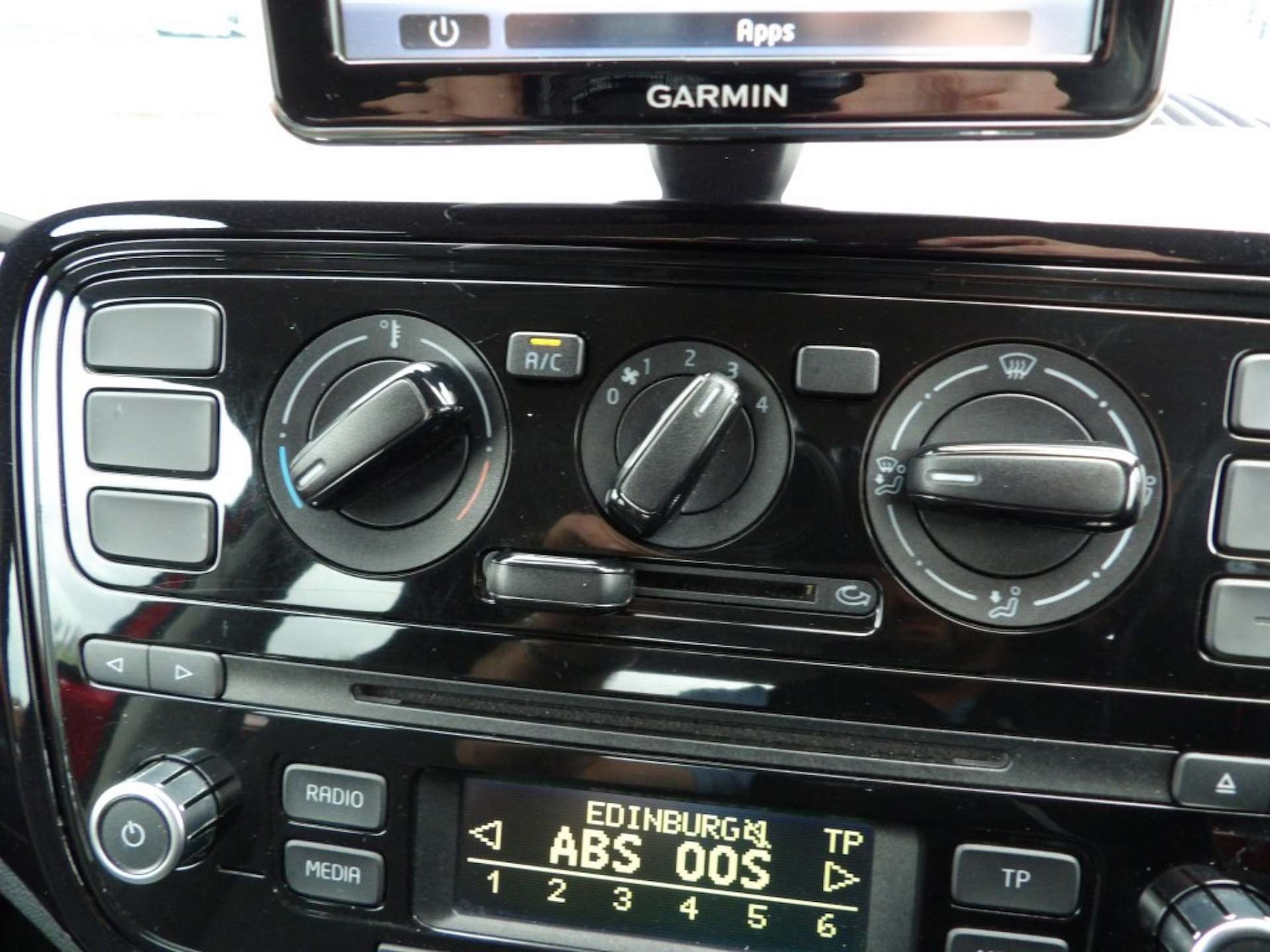 Used Volkswagen up! 2015 for sale - 76600905: Photo 24