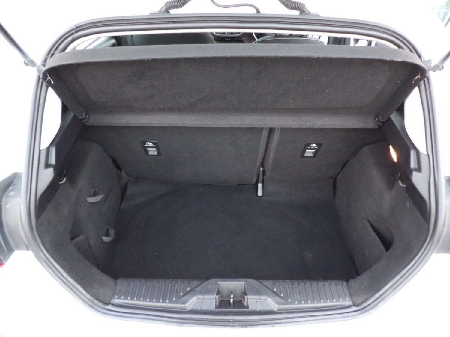 Used Ford Fiesta 2018 for sale - 76630392: Photo 18