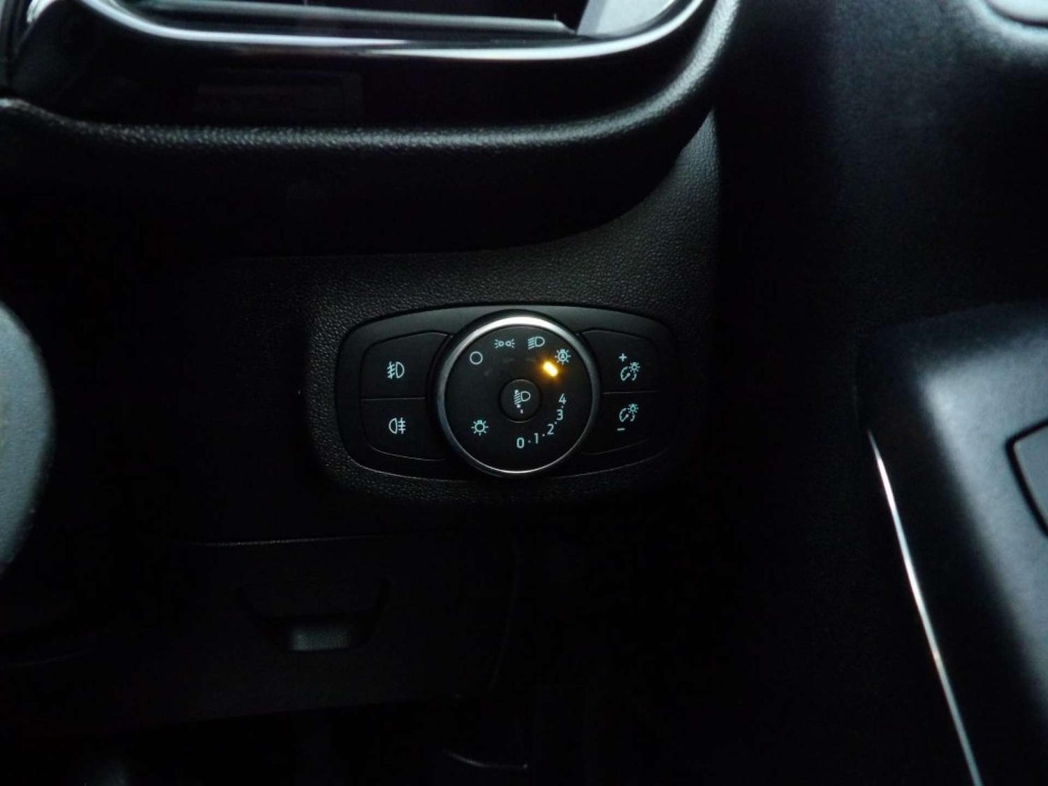 Used Ford Fiesta 2018 for sale - 76630392: Photo 20