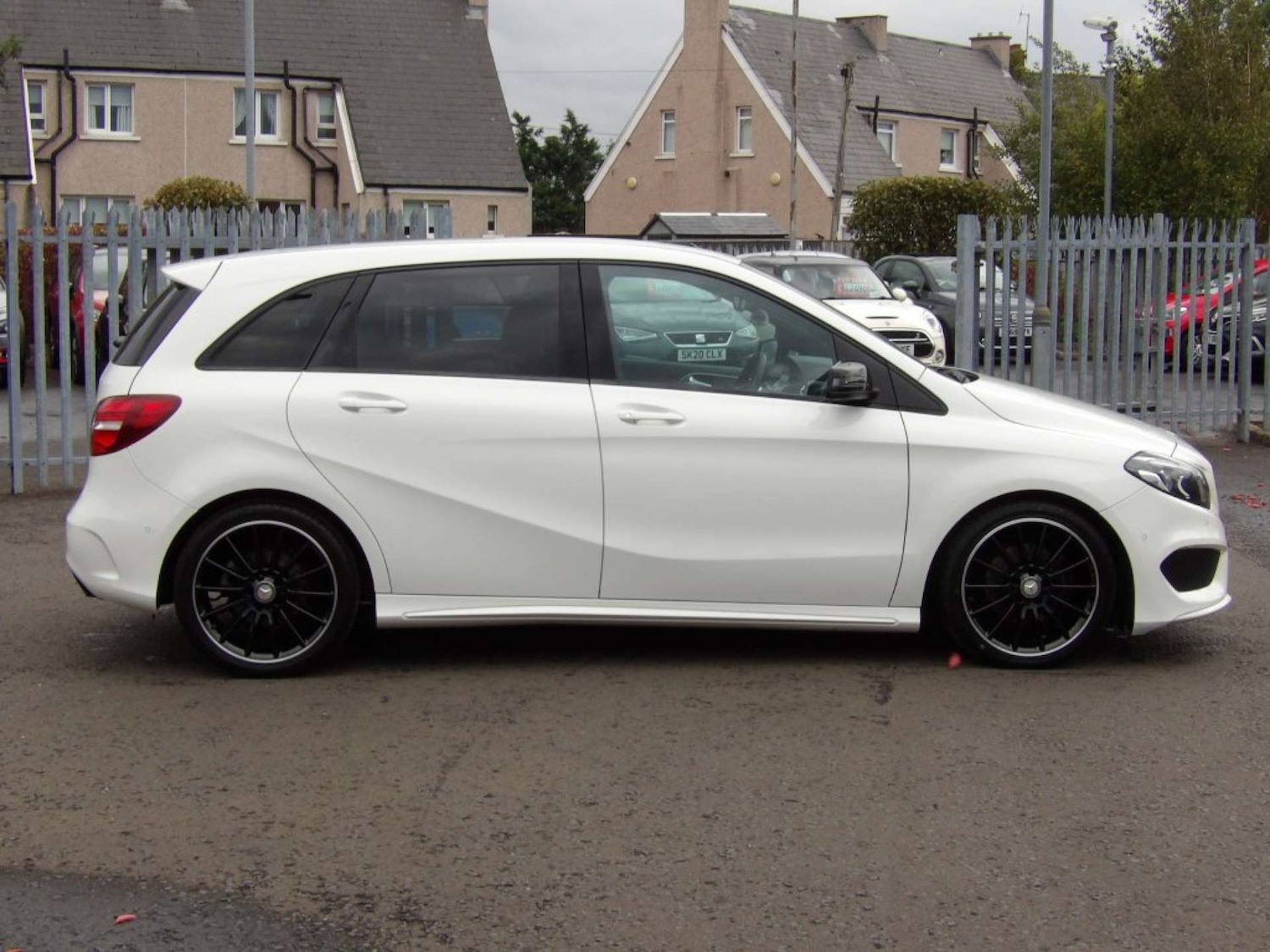 Used Mercedes-Benz B Class 2017 for sale - 76363697: Photo 8