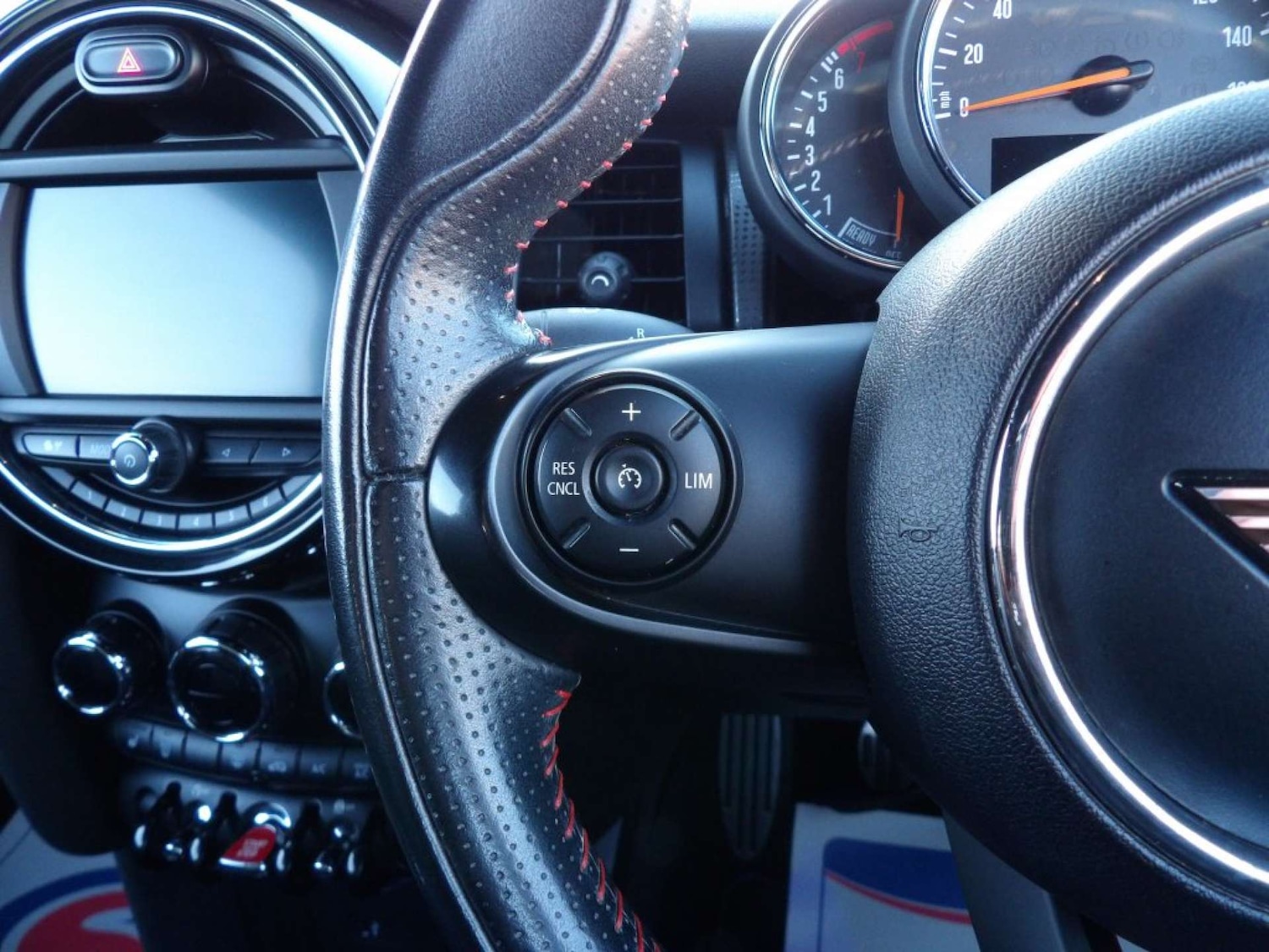 Used MINI Convertible 2019 for sale - 77807478: Photo 30