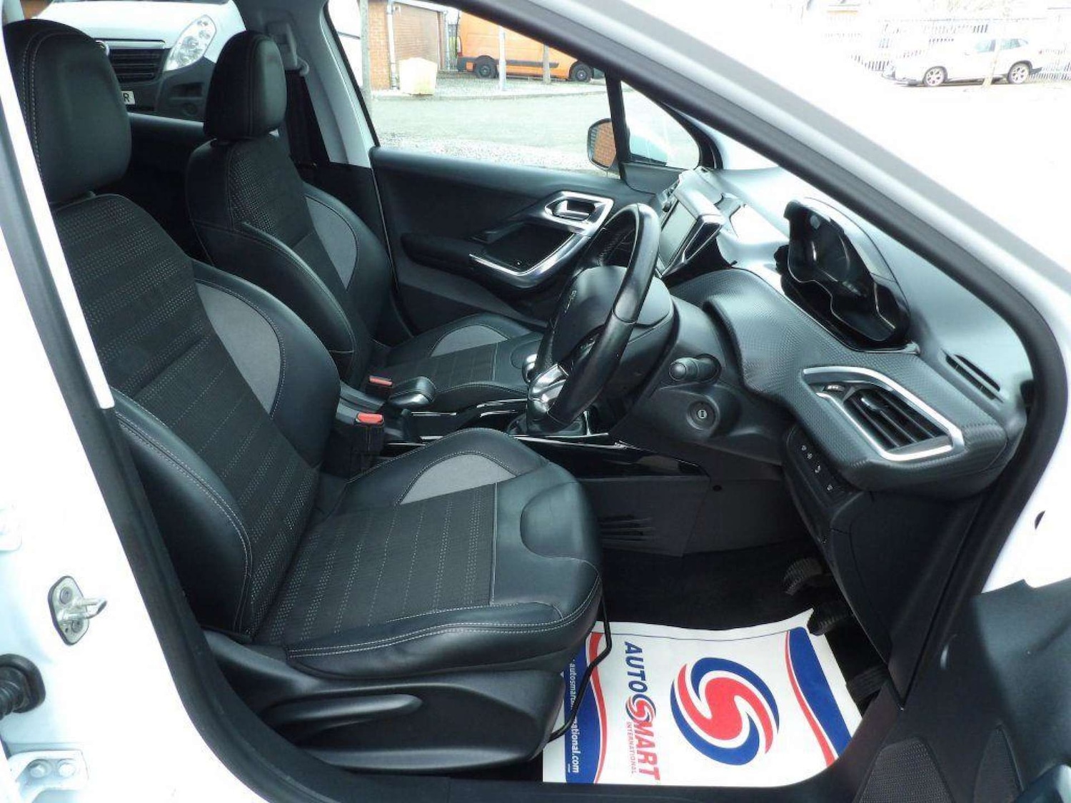 Used Peugeot 2008 2017 for sale - 76601877: Photo 11