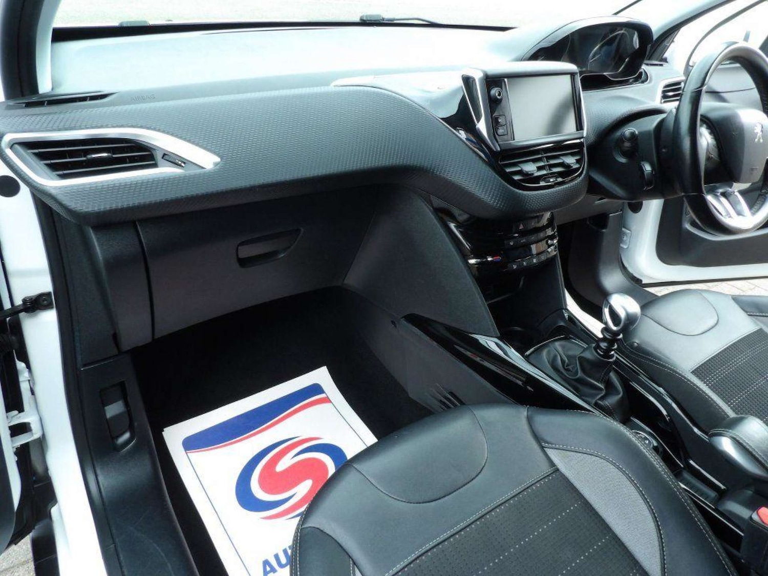 Used Peugeot 2008 2017 for sale - 76601877: Photo 14