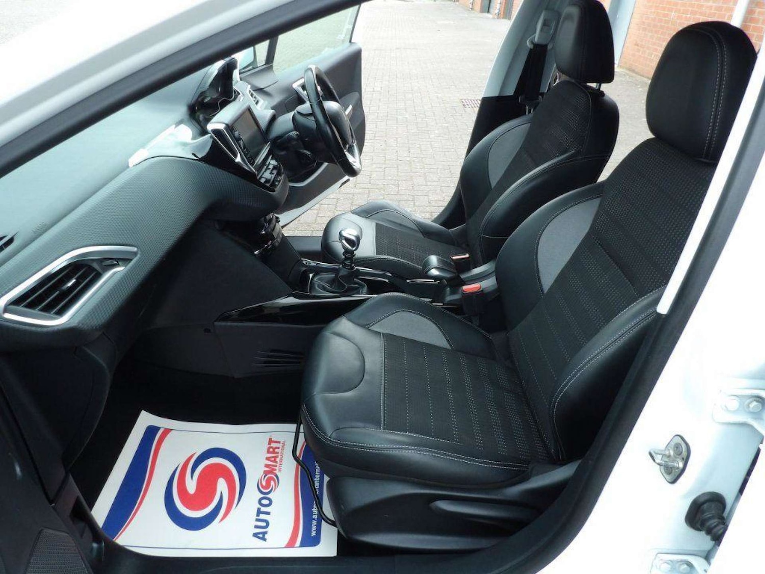 Used Peugeot 2008 2017 for sale - 76601877: Photo 15