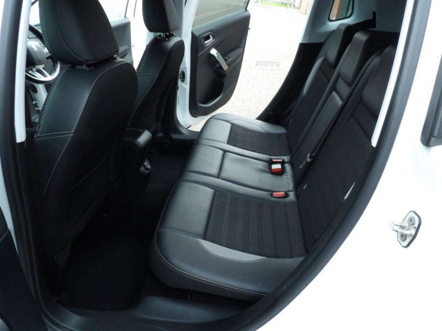 Used Peugeot 2008 2017 for sale - 76601877: Photo 17