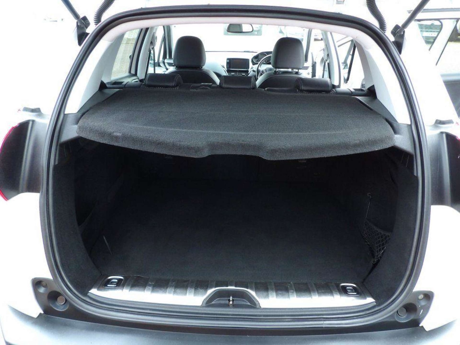 Used Peugeot 2008 2017 for sale - 76601877: Photo 18