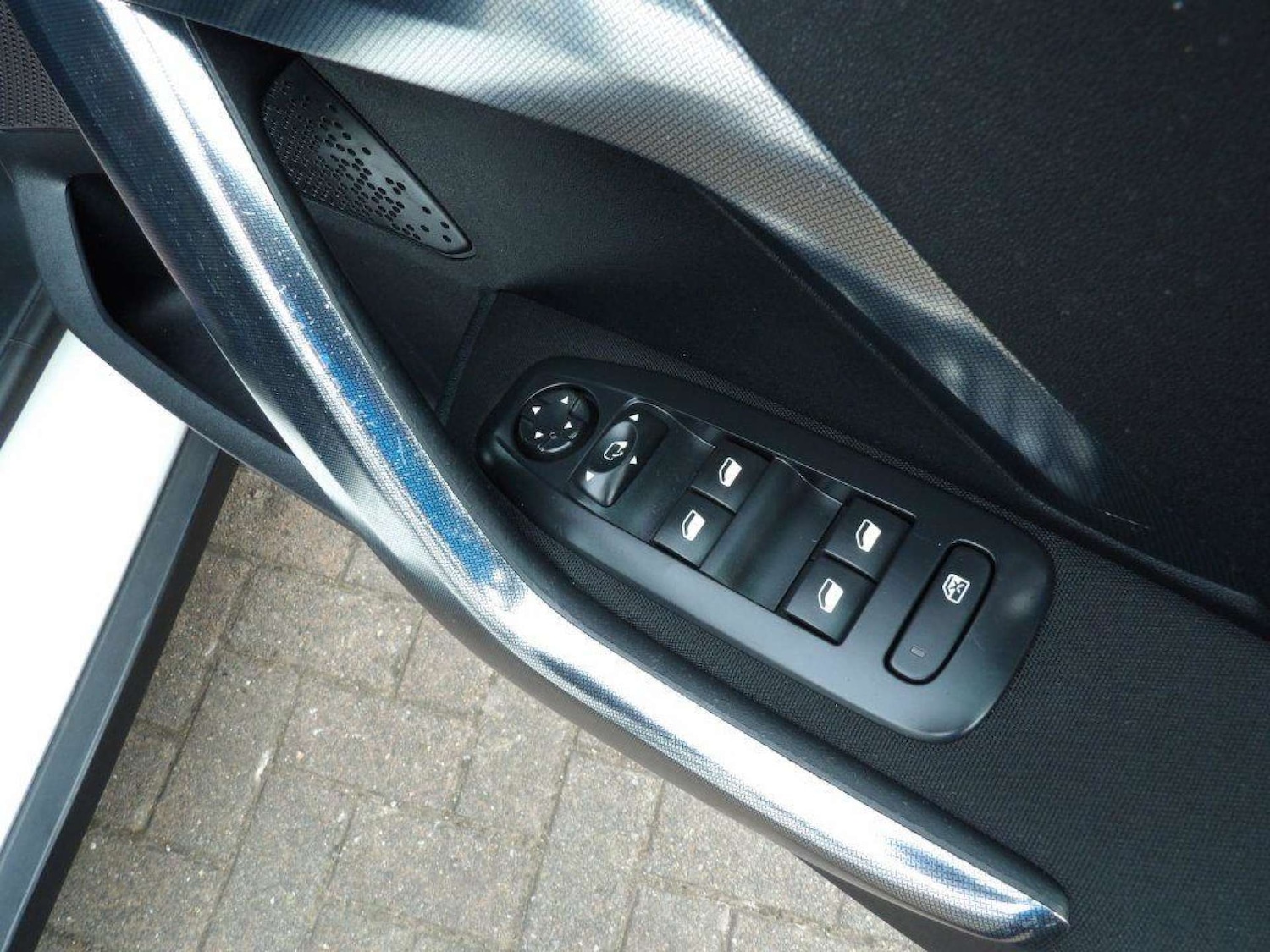 Used Peugeot 2008 2017 for sale - 76601877: Photo 20