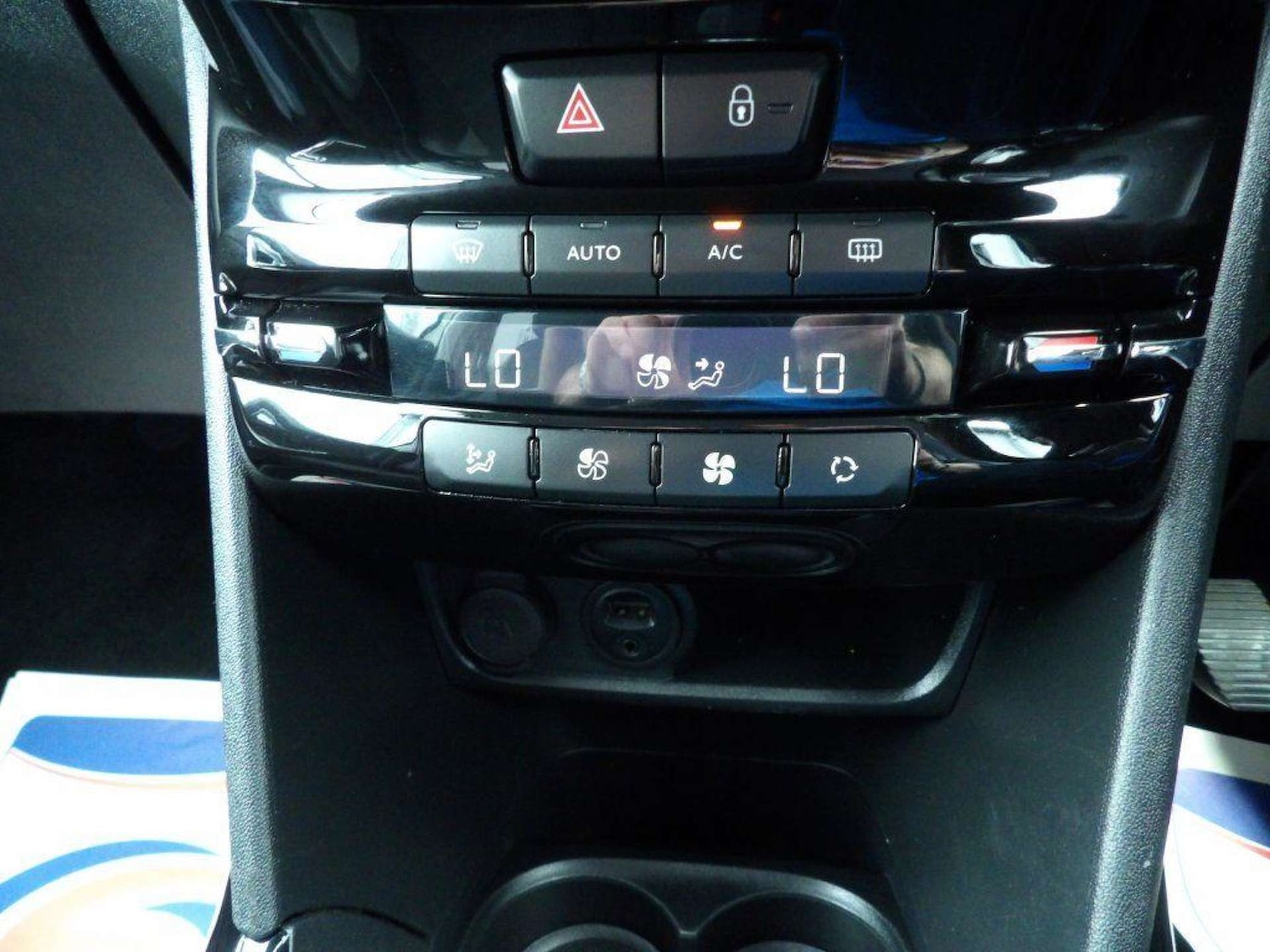 Used Peugeot 2008 2017 for sale - 76601877: Photo 24