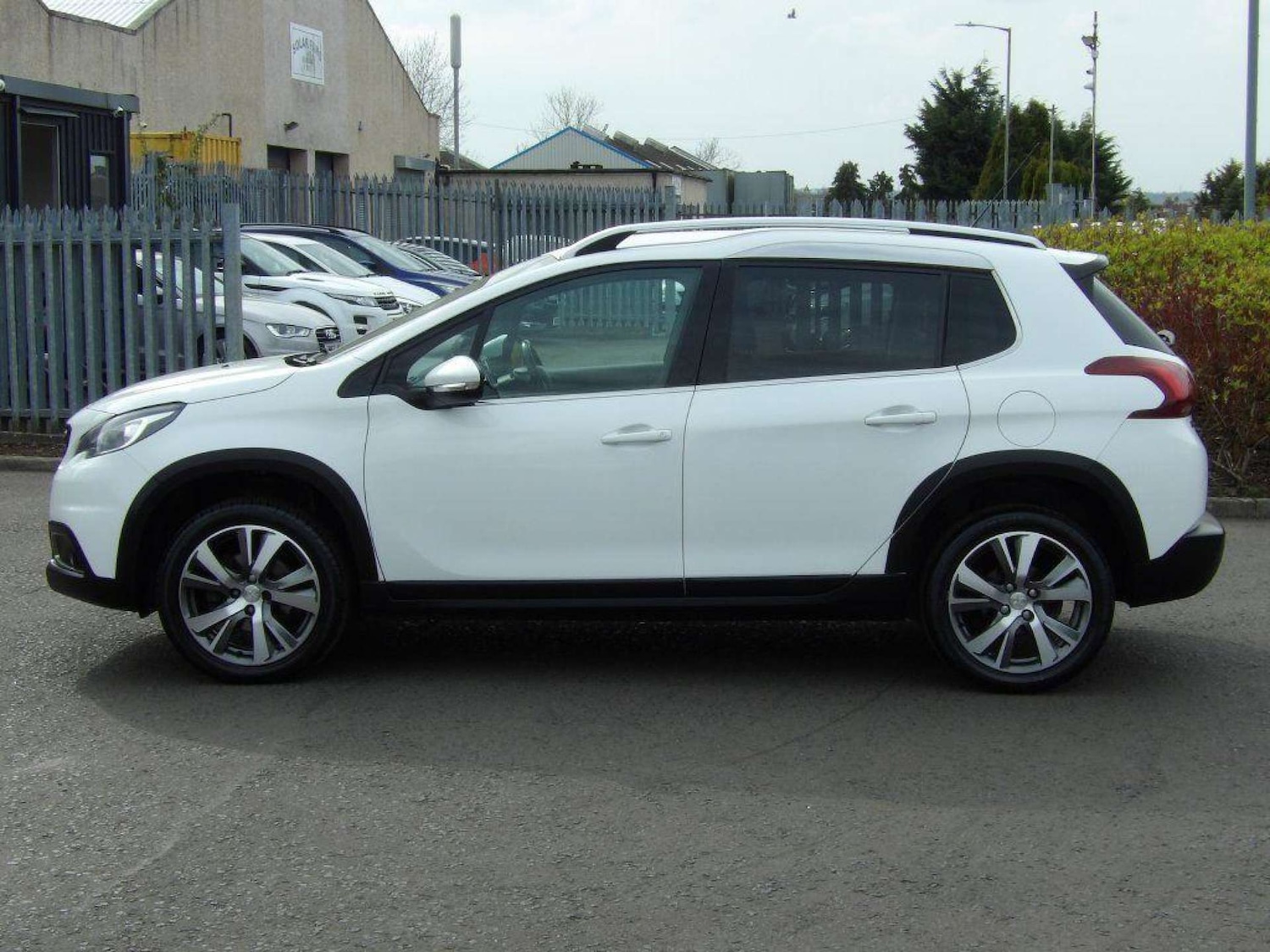 Used Peugeot 2008 2017 for sale - 76601877: Photo 4