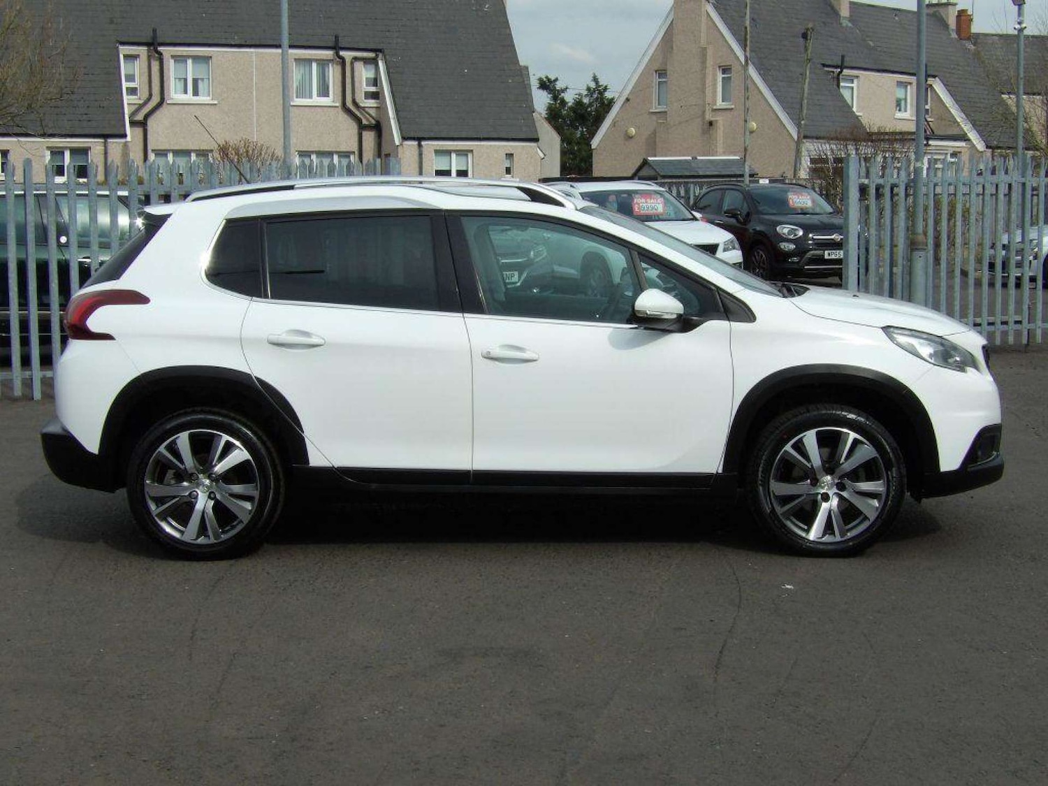 Used Peugeot 2008 2017 for sale - 76601877: Photo 8