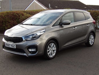 Used Kia Carens 2017 for sale - 76005356: Photo