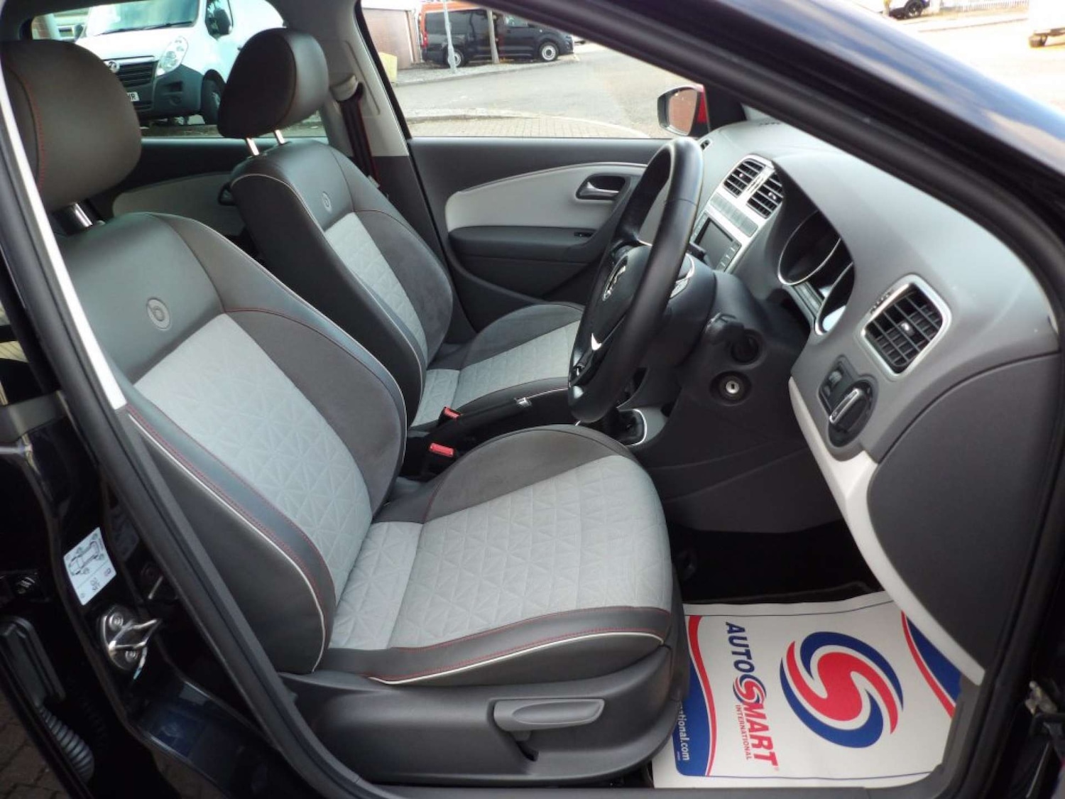 Used Volkswagen Polo 2016 for sale - 76600644: Photo 11