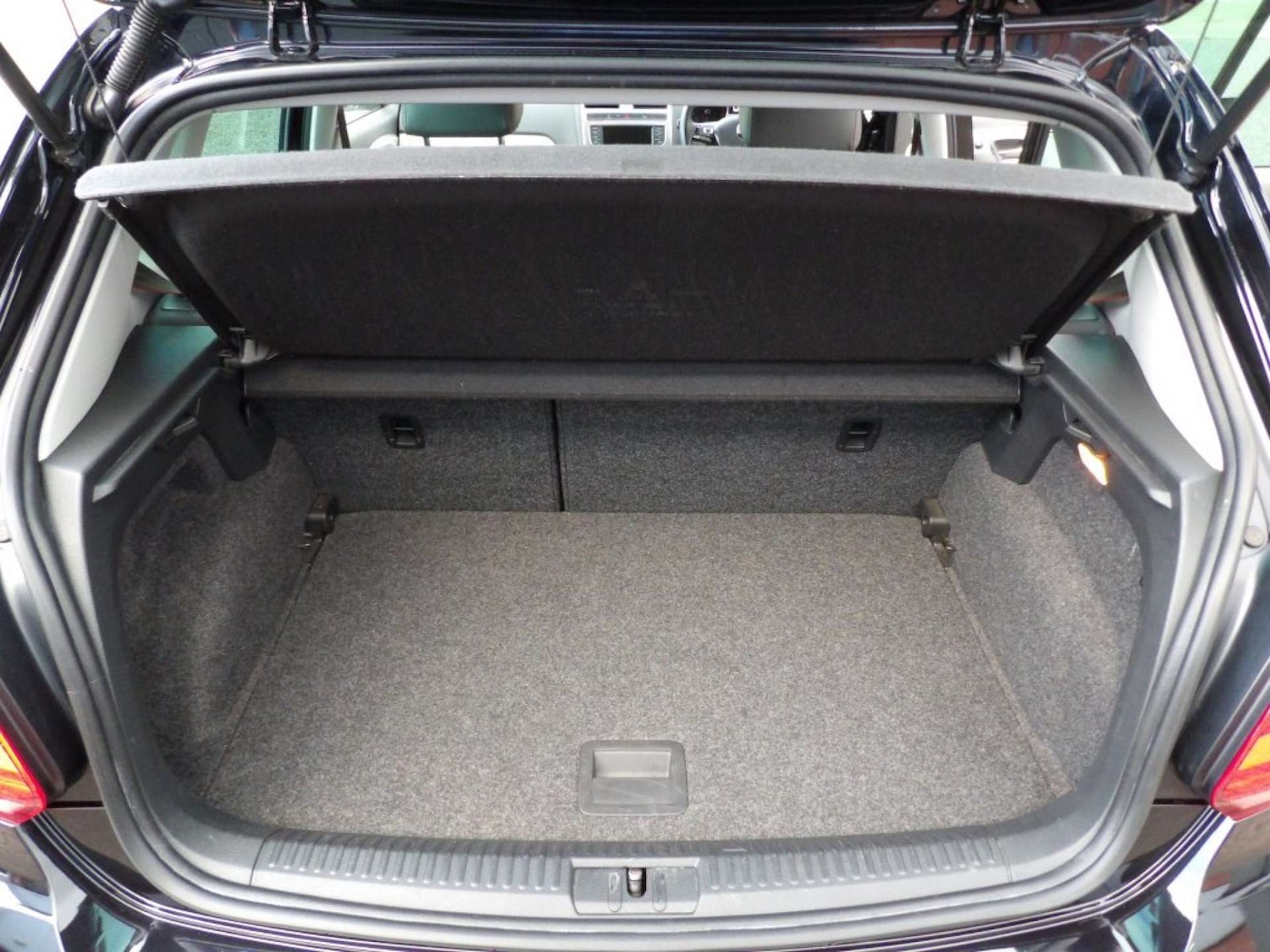 Used Volkswagen Polo 2016 for sale - 76600644: Photo 18