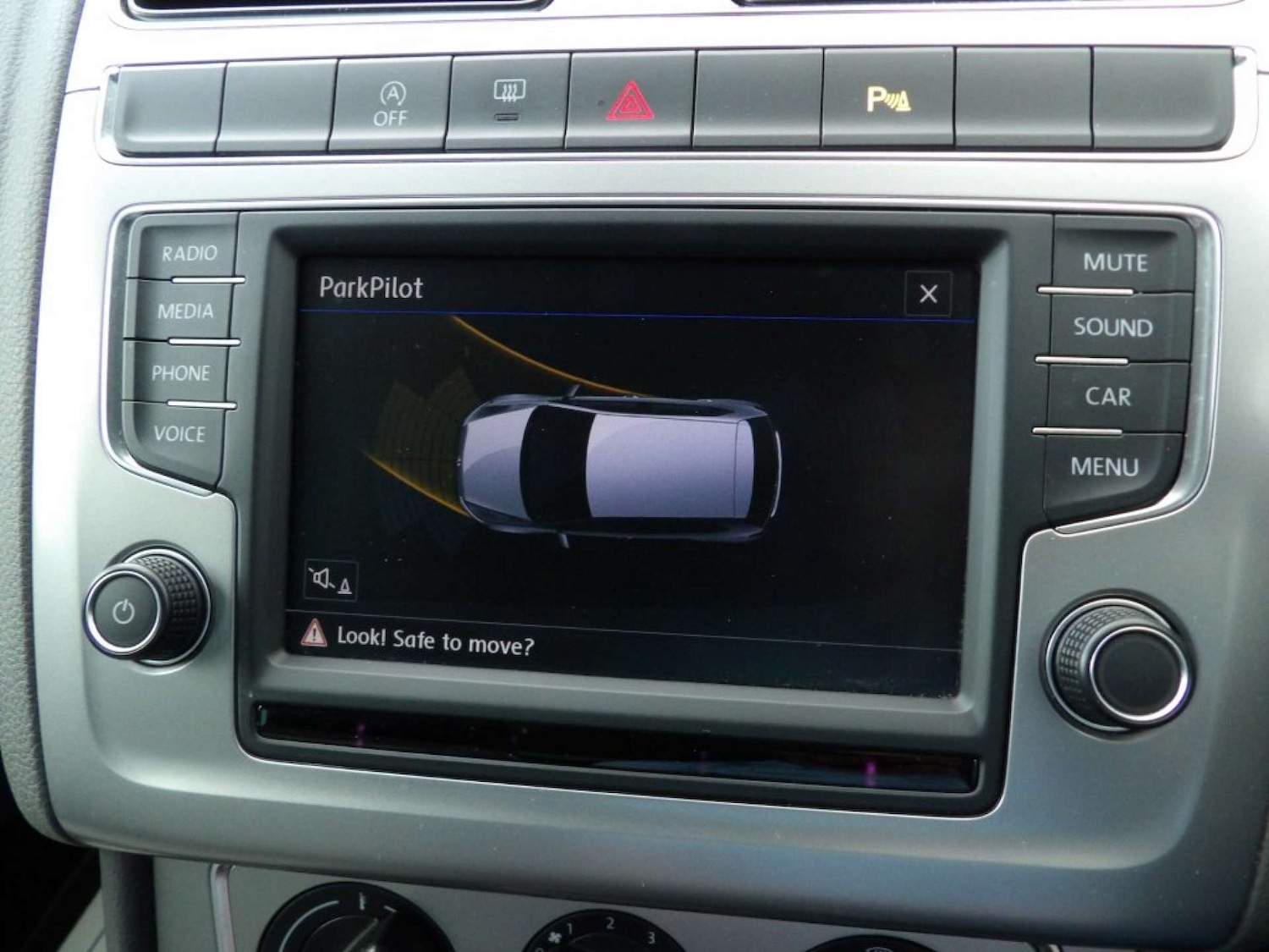 Used Volkswagen Polo 2016 for sale - 76600644: Photo 37