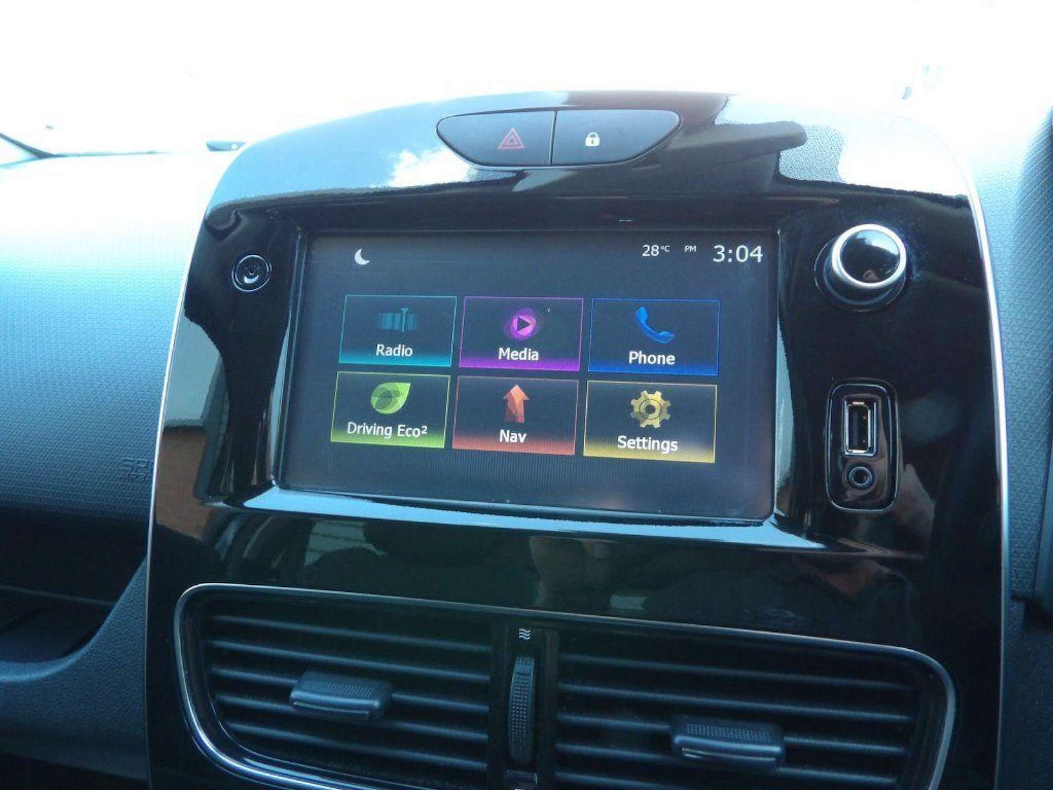 Used Renault Clio 2017 for sale - 76602135: Photo 24