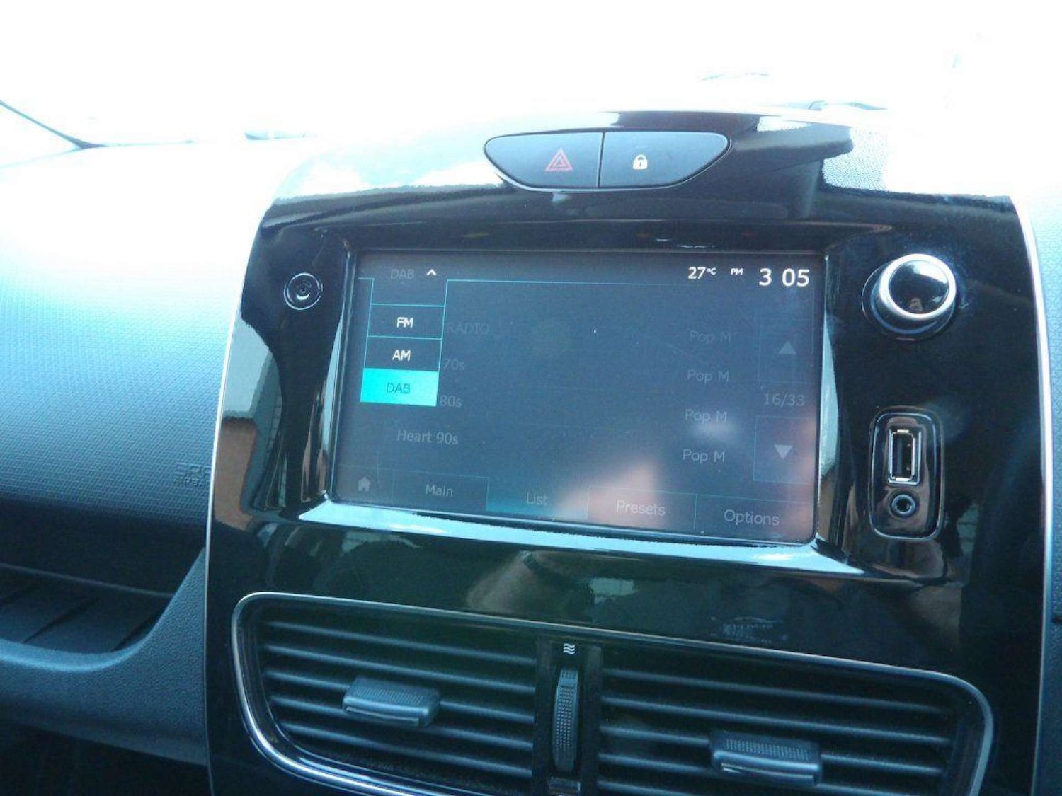 Used Renault Clio 2017 for sale - 76602135: Photo 26