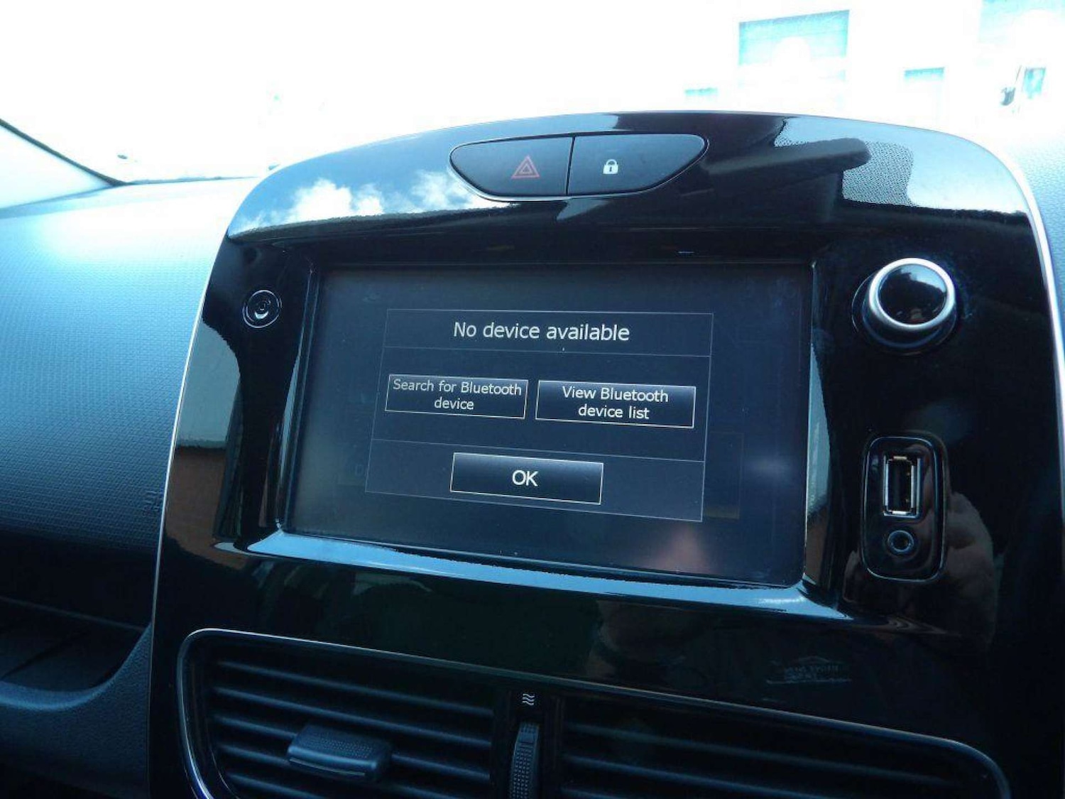 Used Renault Clio 2017 for sale - 76602135: Photo 29