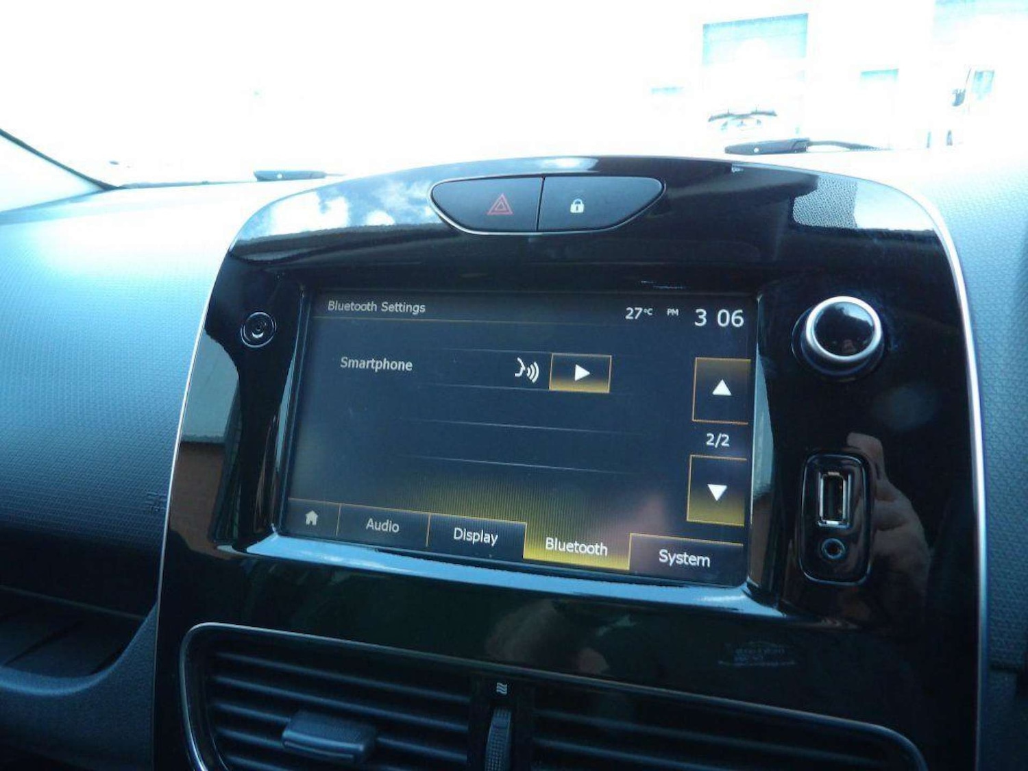 Used Renault Clio 2017 for sale - 76602135: Photo 30