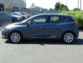 Used Renault Clio 2017 for sale - 76602135: Photo