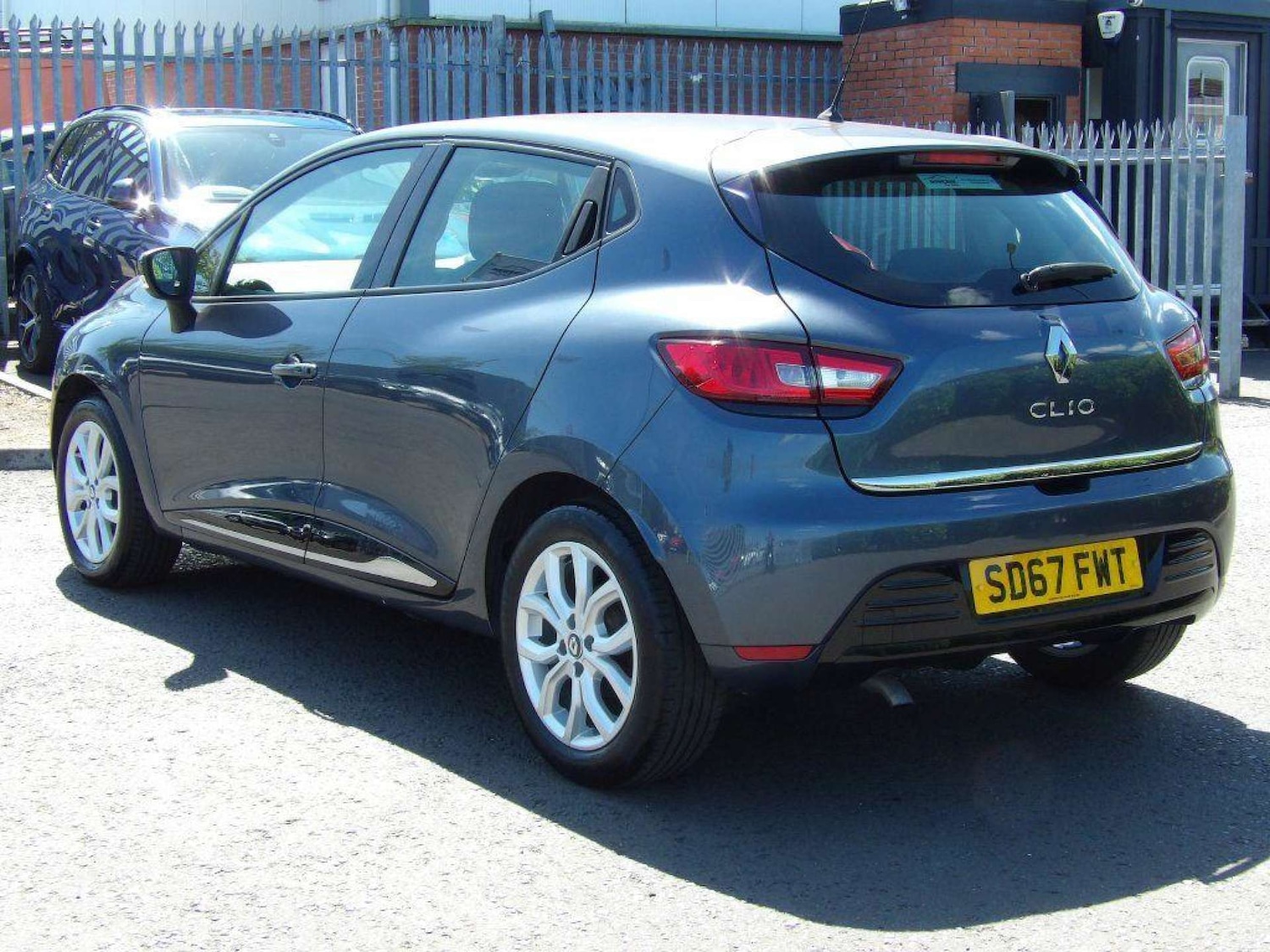 Used Renault Clio 2017 for sale - 76602135: Photo 5