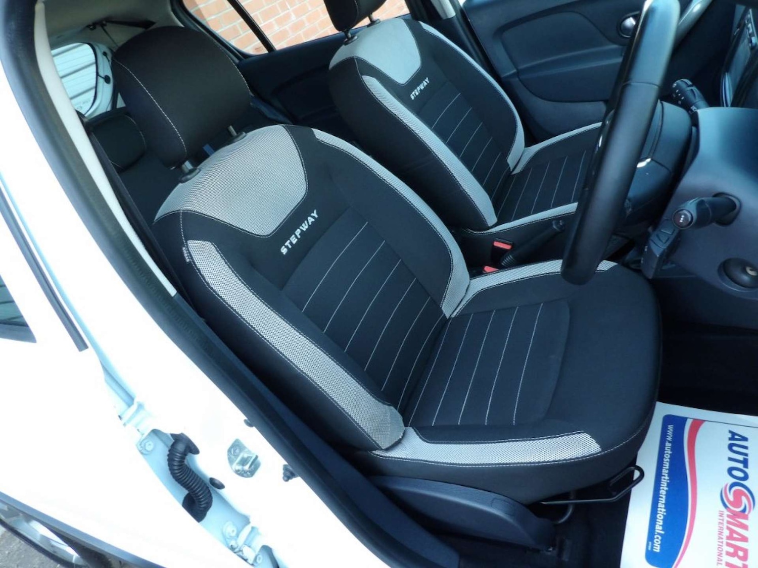 Used Dacia Sandero Stepway 2018 for sale - 77303975: Photo 12