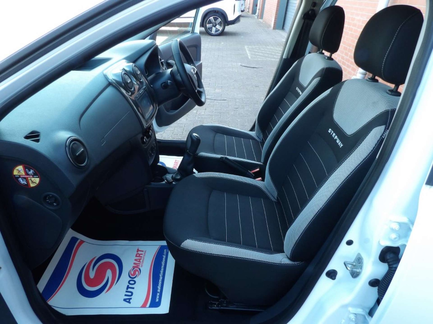 Used Dacia Sandero Stepway 2018 for sale - 77303975: Photo 15