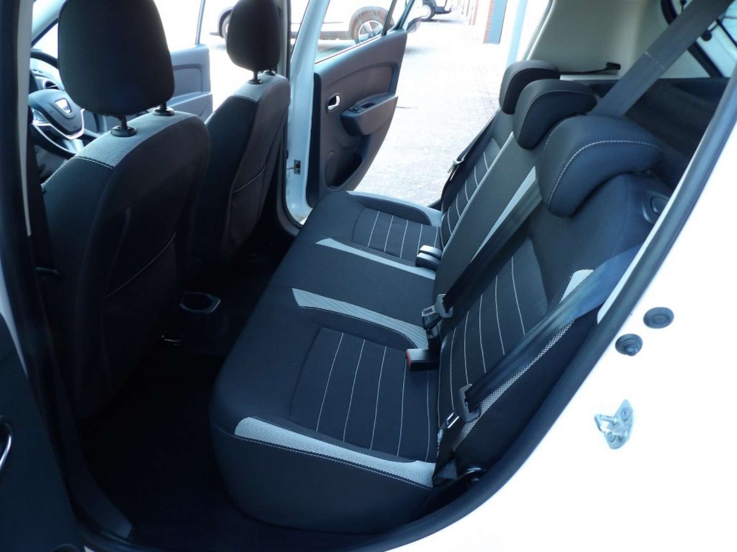 Used Dacia Sandero Stepway 2018 for sale - 77303975: Photo 17