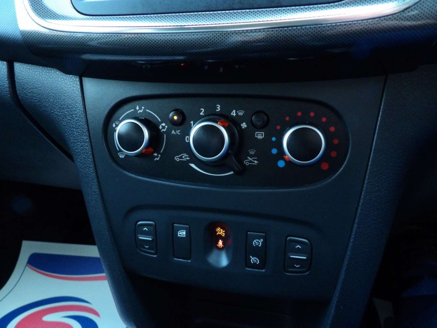 Used Dacia Sandero Stepway 2018 for sale - 77303975: Photo 23