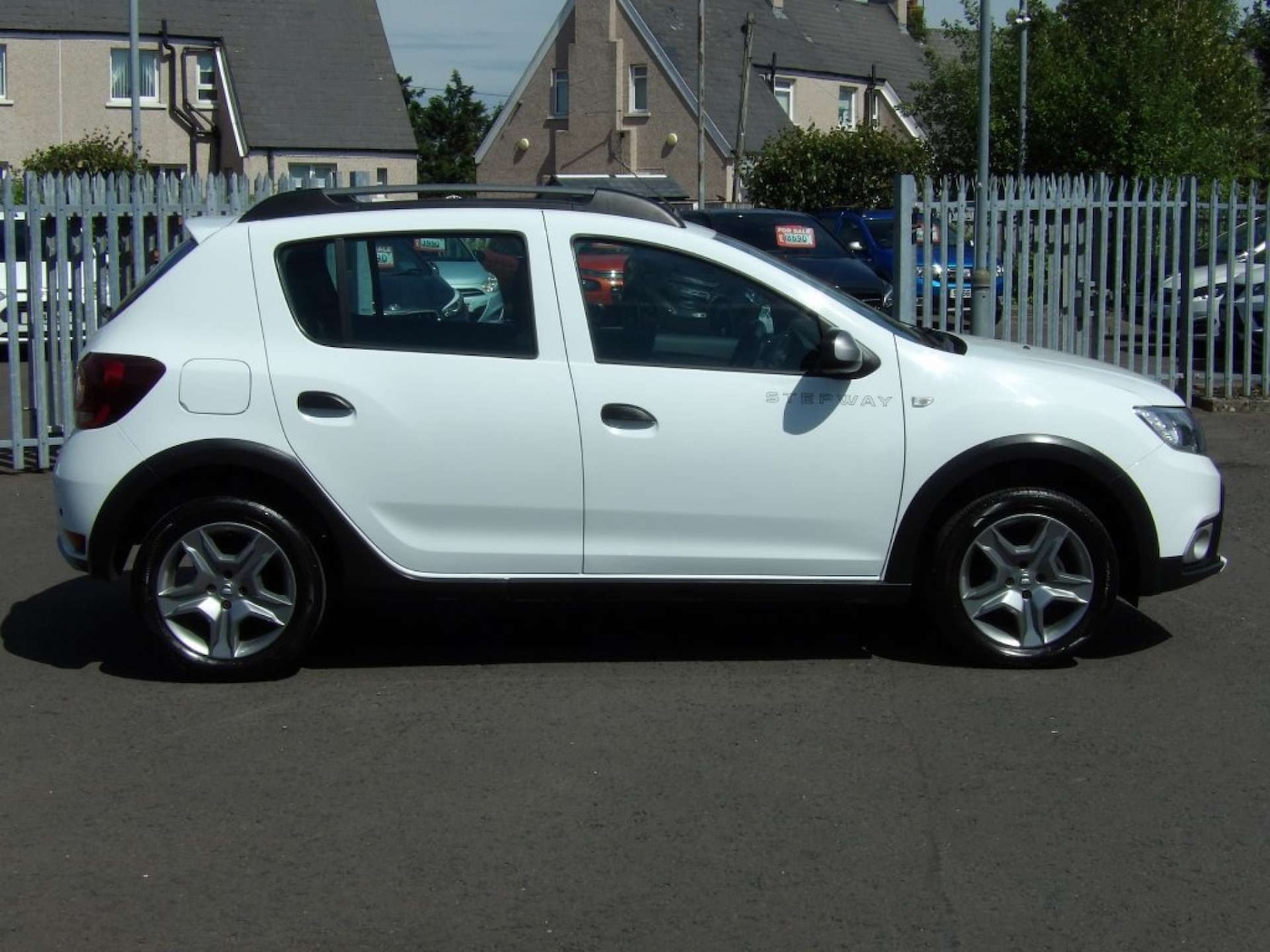 Used Dacia Sandero Stepway 2018 for sale - 77303975: Photo 8