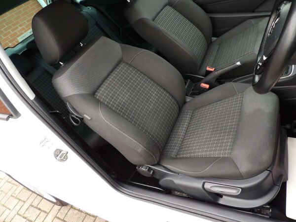 Used Volkswagen Polo 2017 for sale - 76070576: Photo 12
