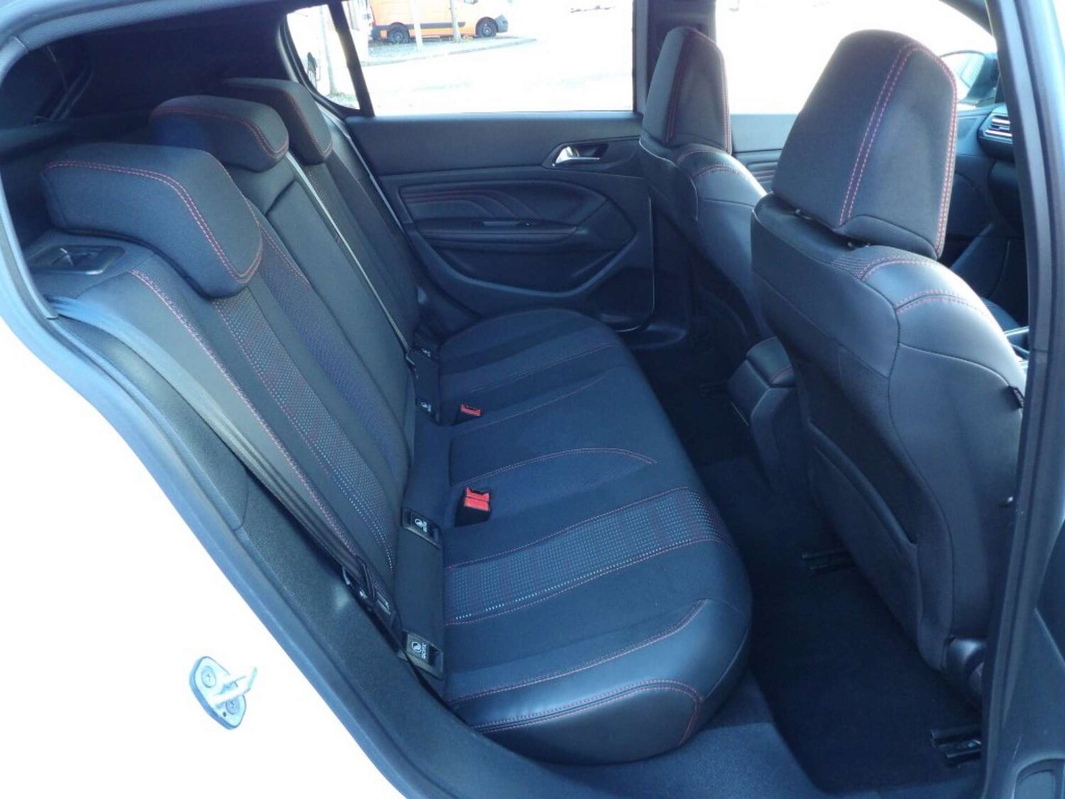 Used Peugeot 308 2016 for sale - 77880389: Photo 12