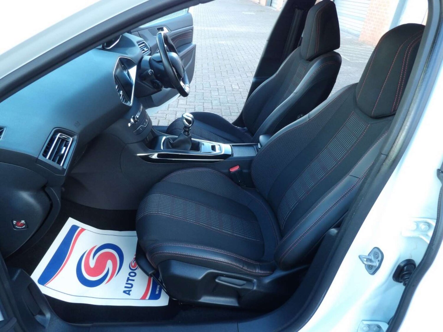 Used Peugeot 308 2016 for sale - 77880389: Photo 14