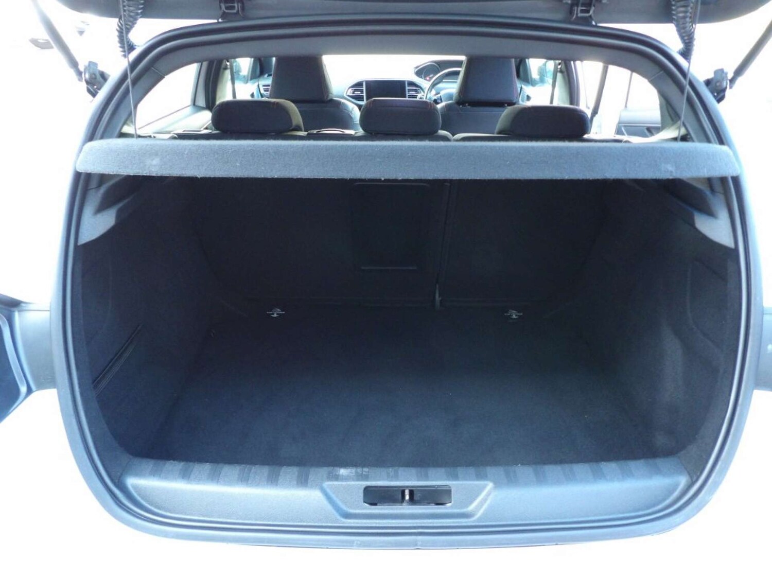 Used Peugeot 308 2016 for sale - 77880389: Photo 17