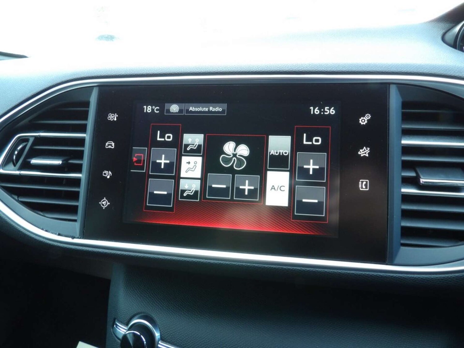 Used Peugeot 308 2016 for sale - 77880389: Photo 24