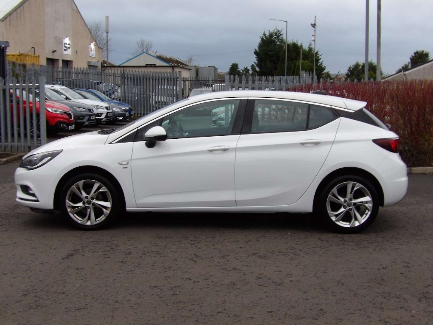 Used Vauxhall Astra 2016 for sale - 76739836: Photo 3