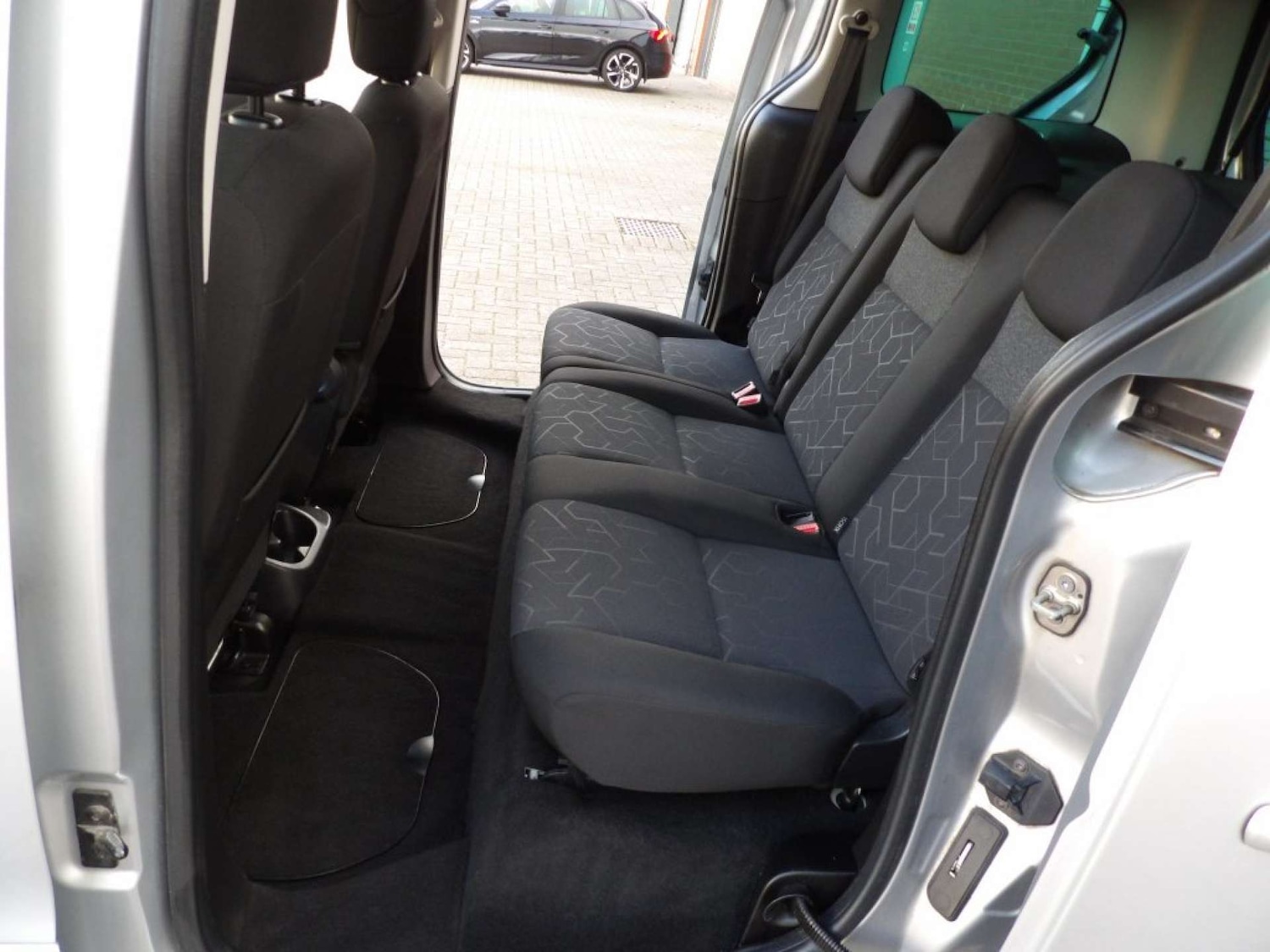 Used Peugeot Partner Tepee 2017 for sale - 76363917: Photo 17