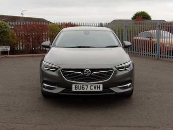 Used Vauxhall Insignia 2017 for sale - 76172800: Photo 2