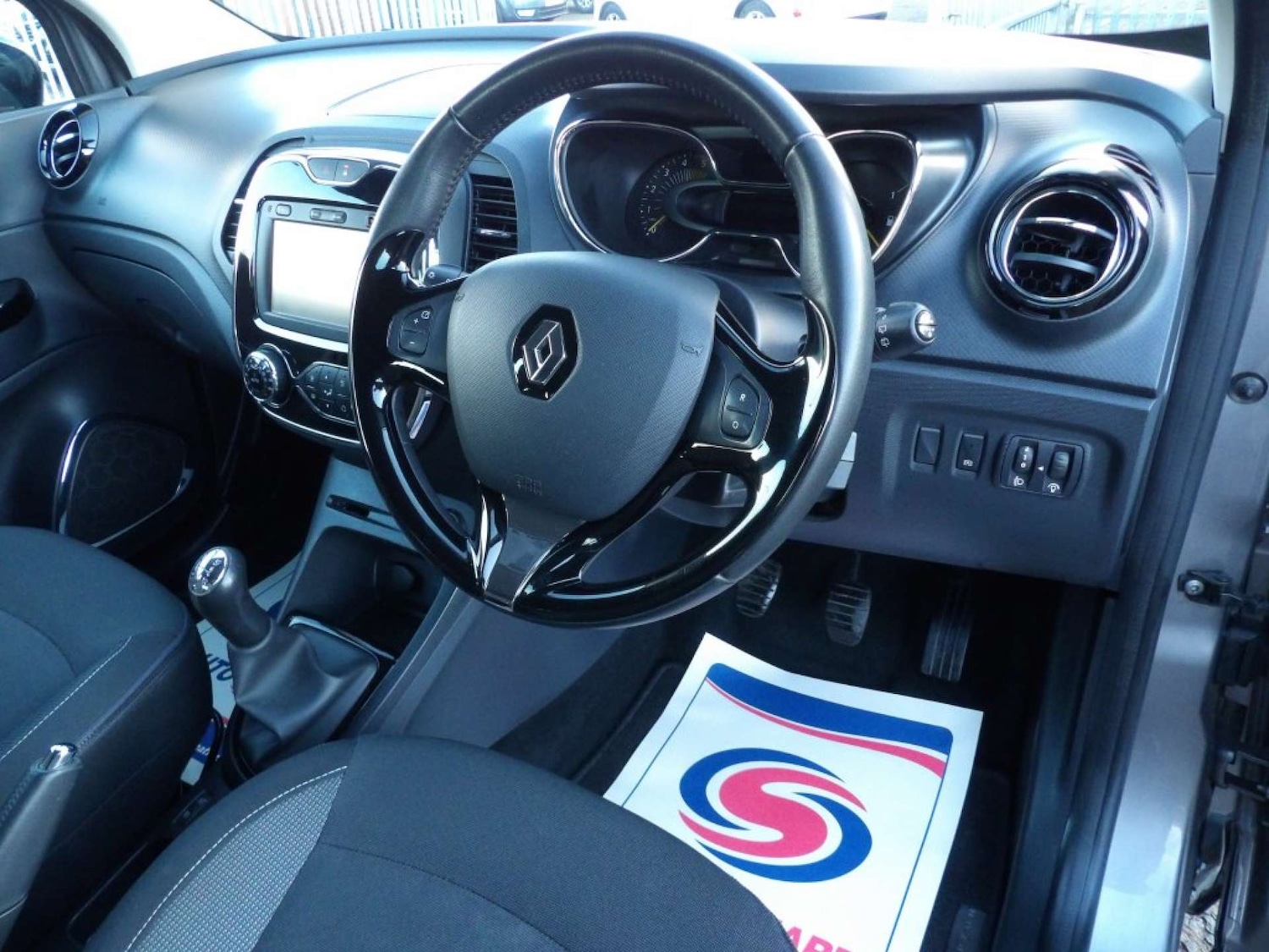 Used Renault Captur 2015 for sale - 76583422: Photo 10