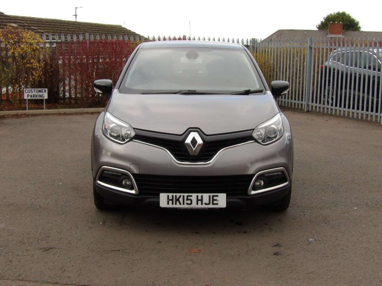 Used Renault Captur 2015 for sale - 76583422: Photo 2