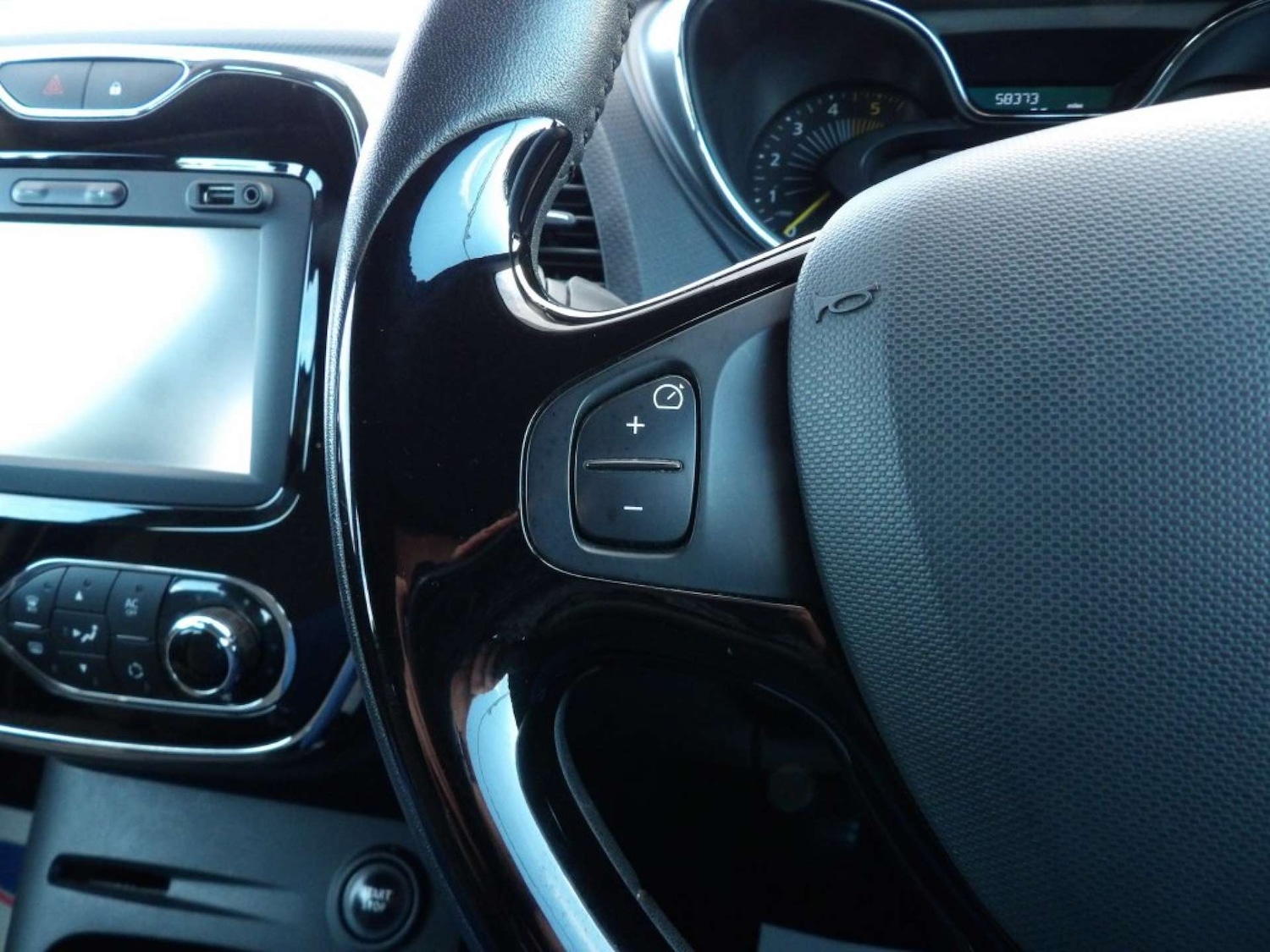 Used Renault Captur 2015 for sale - 76583422: Photo 24