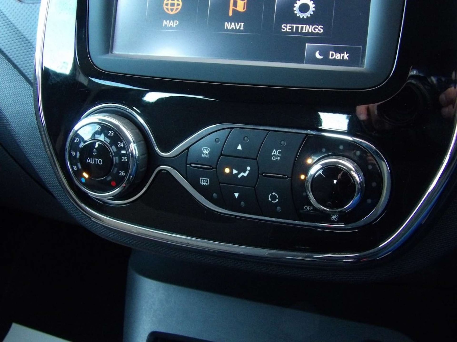 Used Renault Captur 2015 for sale - 76583422: Photo 28