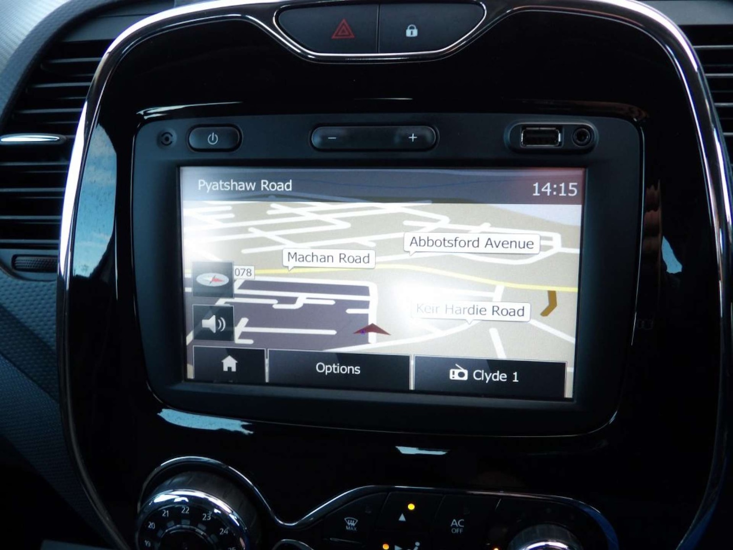 Used Renault Captur 2015 for sale - 76583422: Photo 30