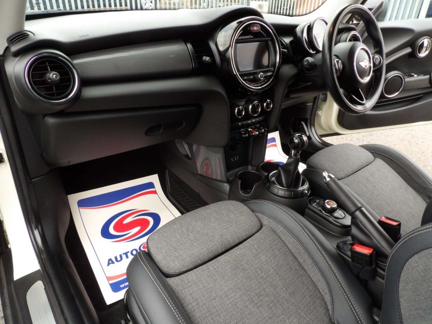 Used MINI Hatch 2015 for sale - 76363830: Photo 14