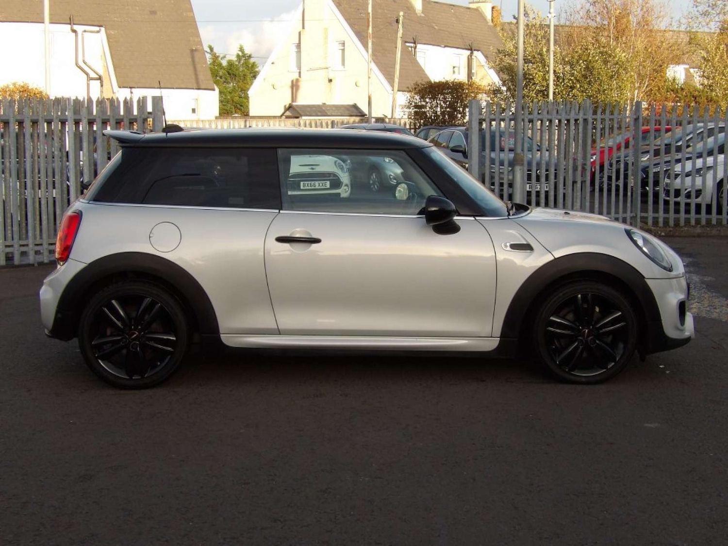 Used MINI Hatch 2017 for sale - 76347364: Photo 1
