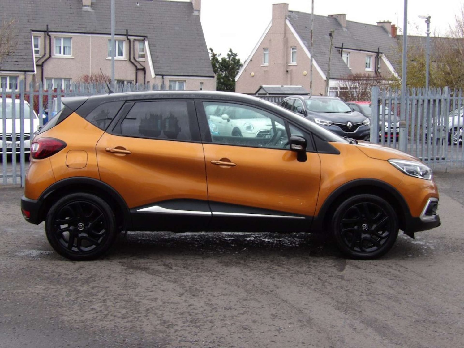Used Renault Captur 2019 for sale - 76726106: Photo 1