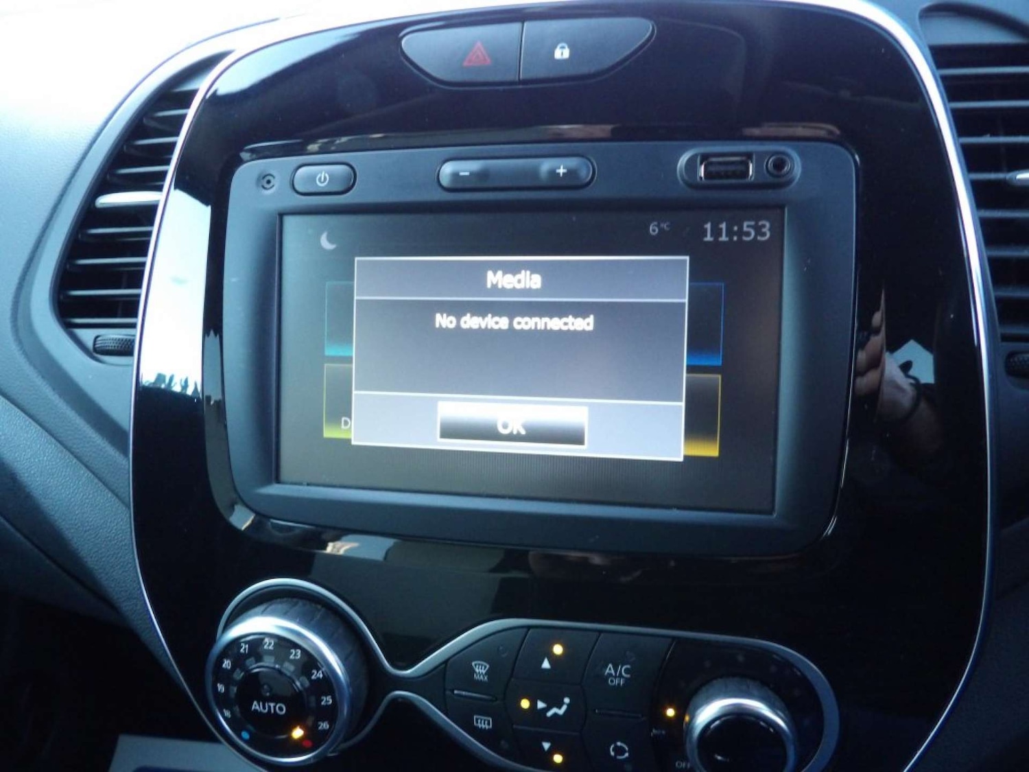 Used Renault Captur 2019 for sale - 76726106: Photo 32