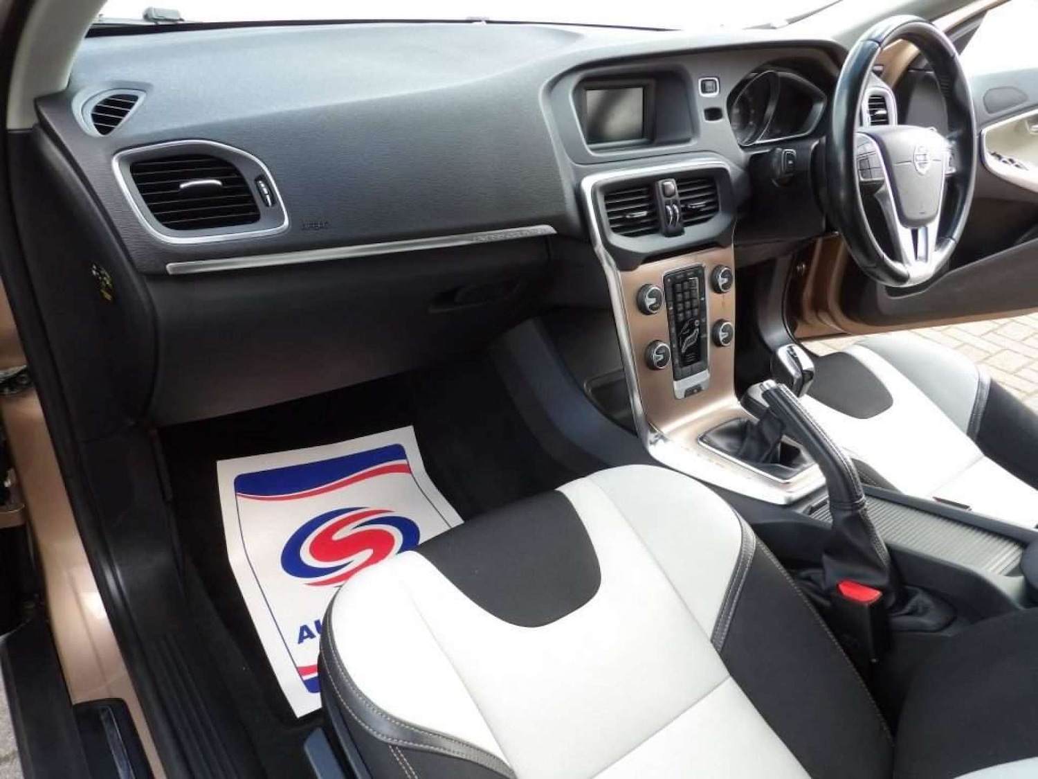 Used Volvo V40 2014 for sale - 76959815: Photo 14